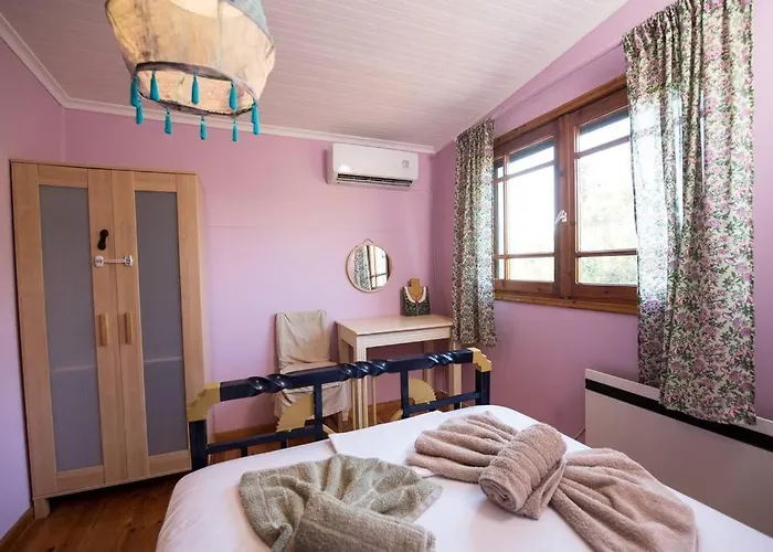 Lefkada's Bohemian * Kalligoni